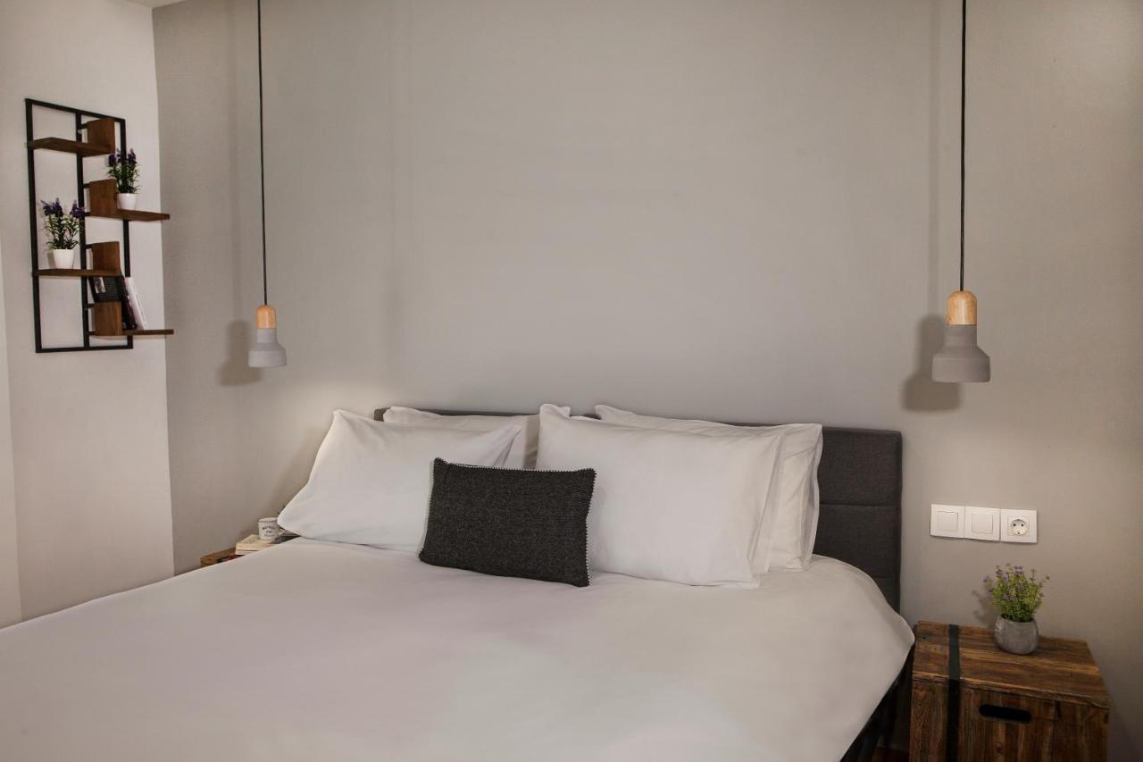 Central Comfy Modern Flat 2 Bedrooms 2 Bathrooms เอเธนส์ ภายนอก รูปภาพ