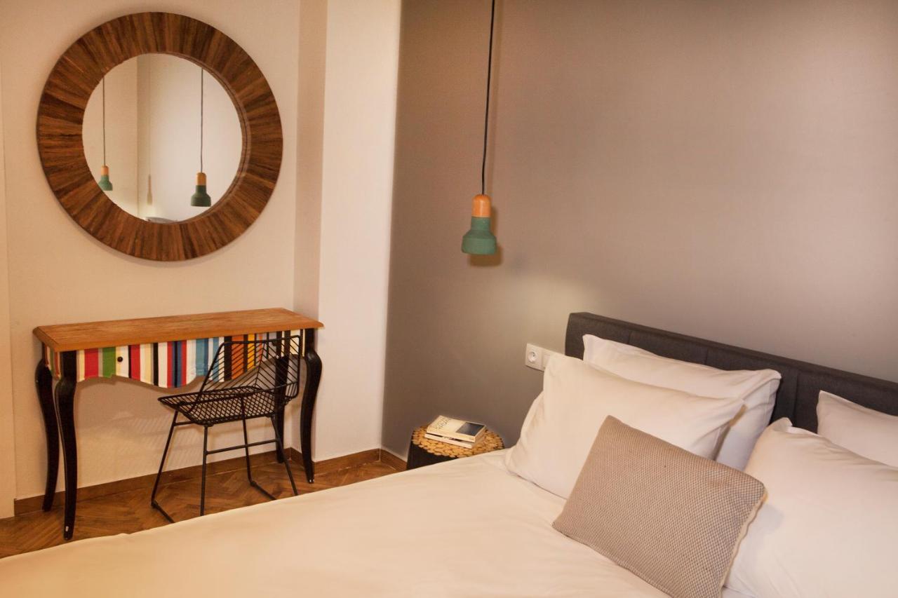 Central Comfy Modern Flat 2 Bedrooms 2 Bathrooms เอเธนส์ ภายนอก รูปภาพ