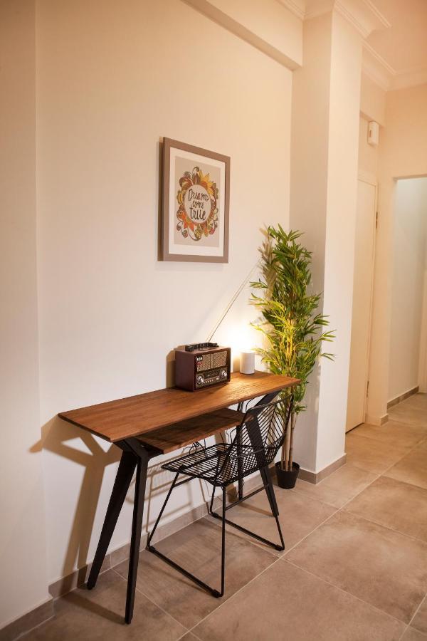 Central Comfy Modern Flat 2 Bedrooms 2 Bathrooms เอเธนส์ ภายนอก รูปภาพ